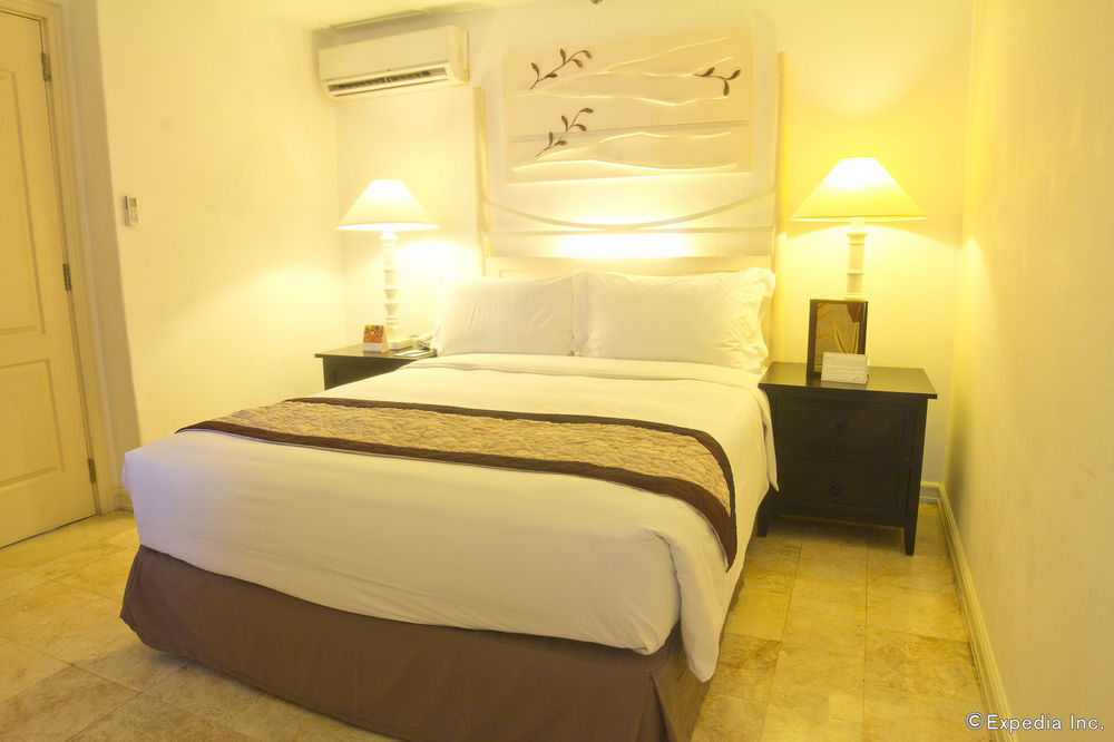 Vivere Hotel&Resorts Muntinlupa City Esterno foto